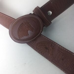 YAC Handmade Belt Silk Embroidered Horse Detailing Brown Leather Vintage Cowboy
